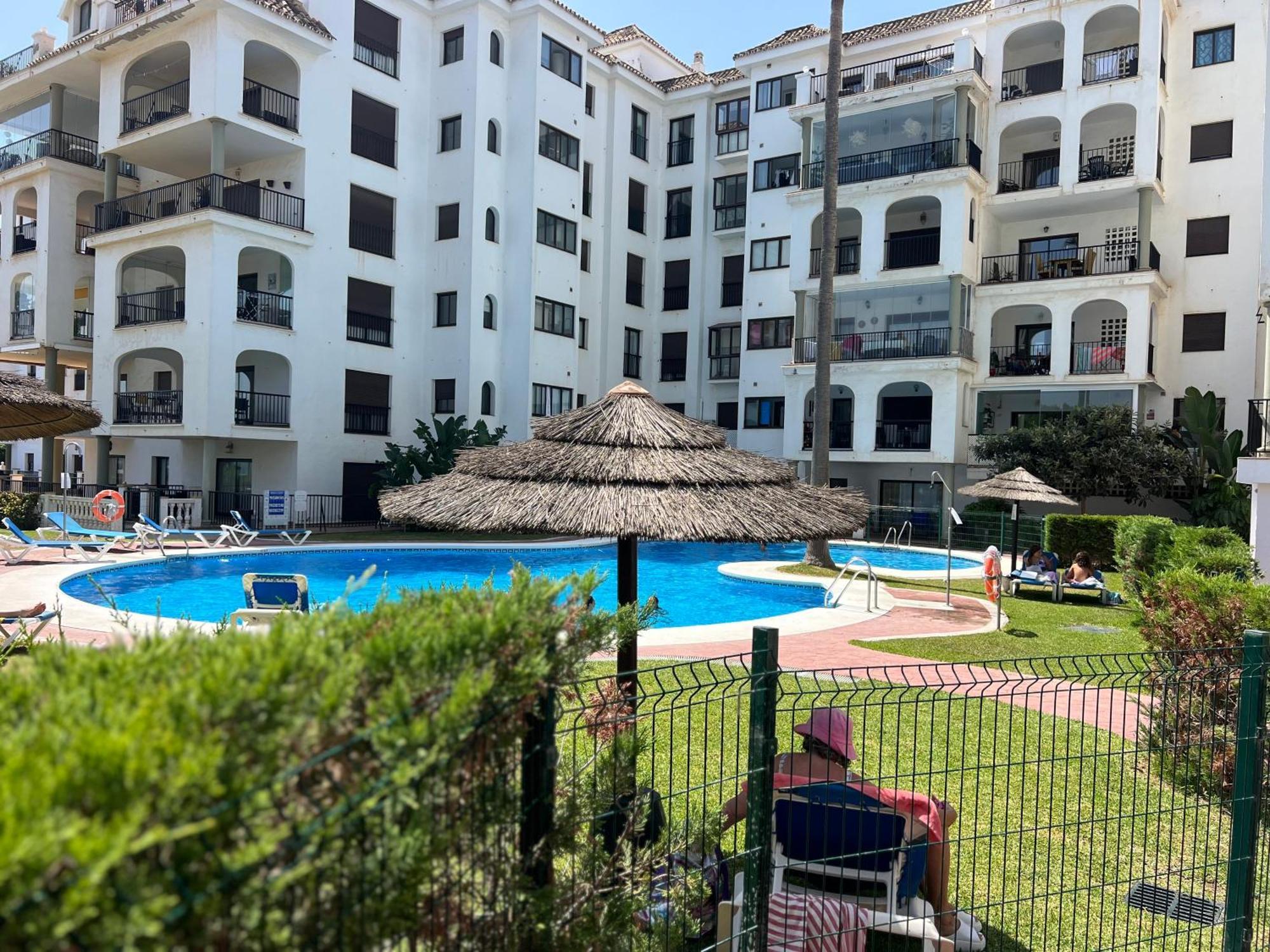 شقة Puerto De La Duquesa مانيلفا المظهر الخارجي الصورة